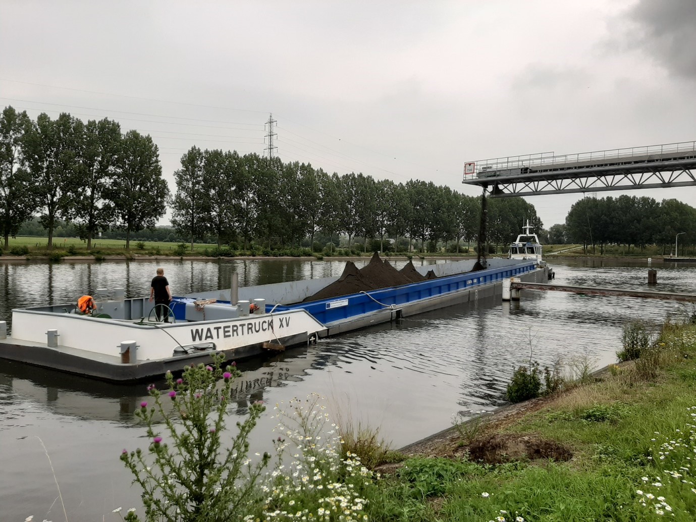 Evacuation of dehydrated sediments from the Obourg Regroupment Centre following the dredging of the Historic Canal du Centre (August 2020)